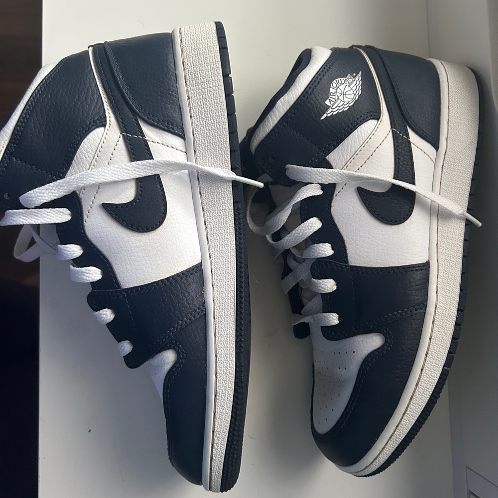 Nike Air Jordan’s White and Blue 7Y